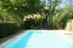 Гостиница Mas Blauvac avec piscine, Entre Uzes Pont du Gard  Вер-Пон-Дю-Гар